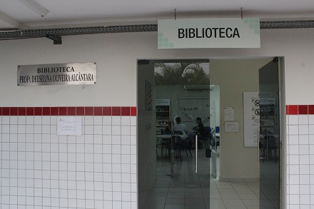 Biblioteca Profª Deuselina Oliveira Alcântara